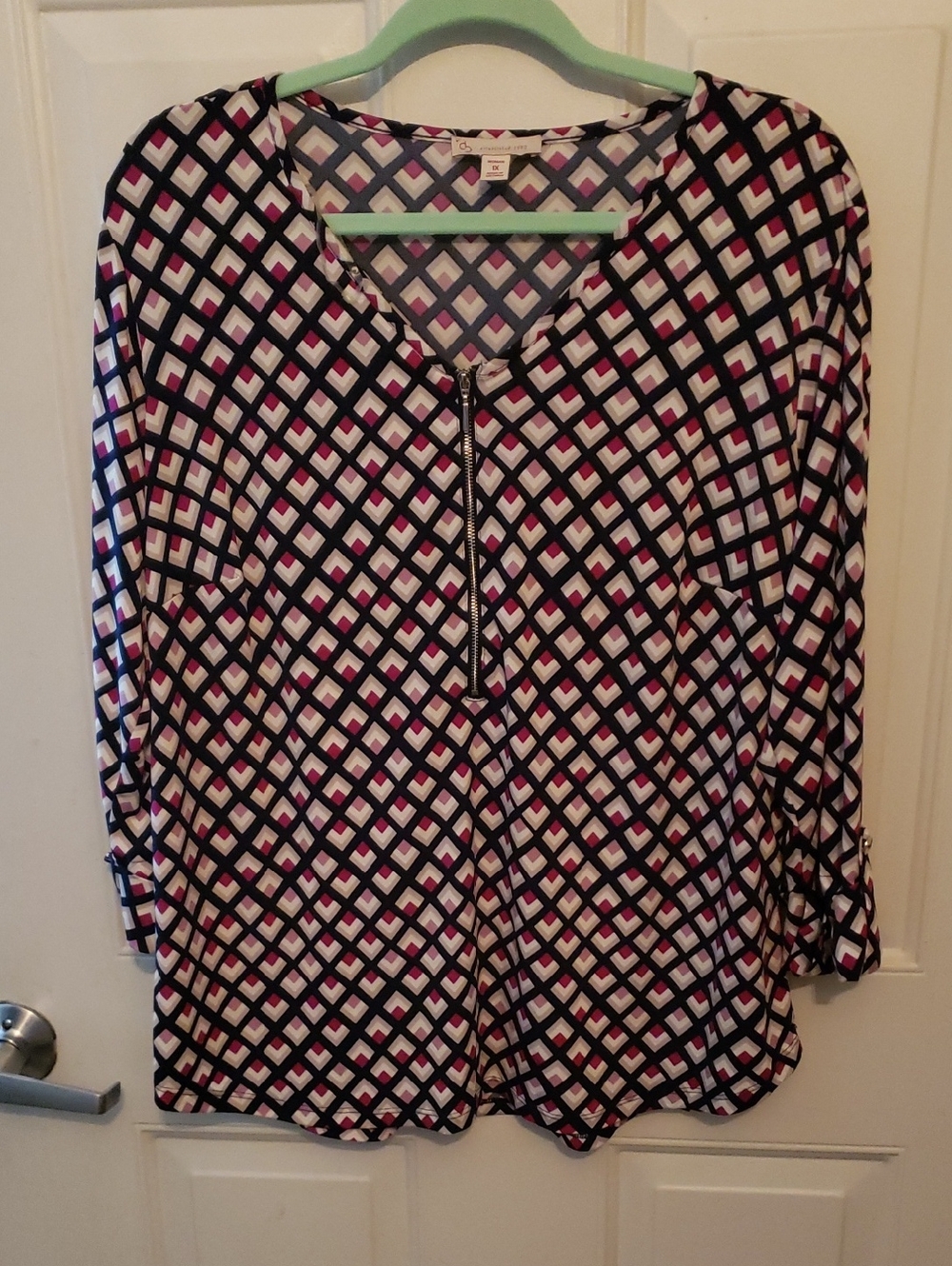 Zip-Front Geometric Print Tunic Top in Black, White & Plum